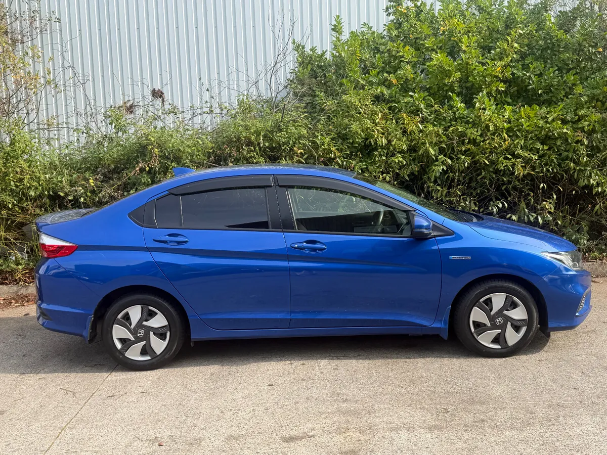 2018 Honda Grace Hybrid Auto: Finance& Warranty - Image 3