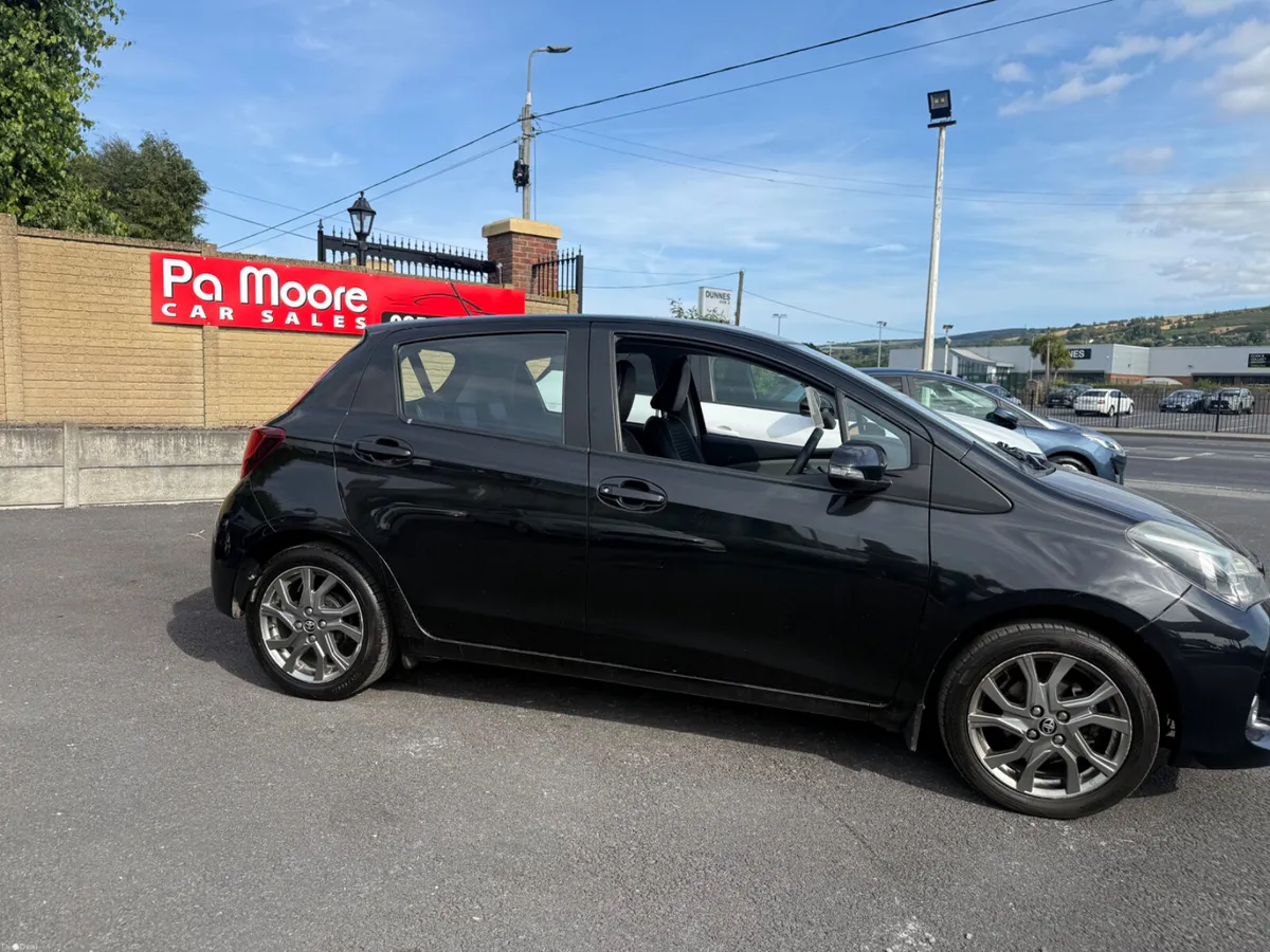 Toyota Yaris  1.0L  LUNA - Image 3
