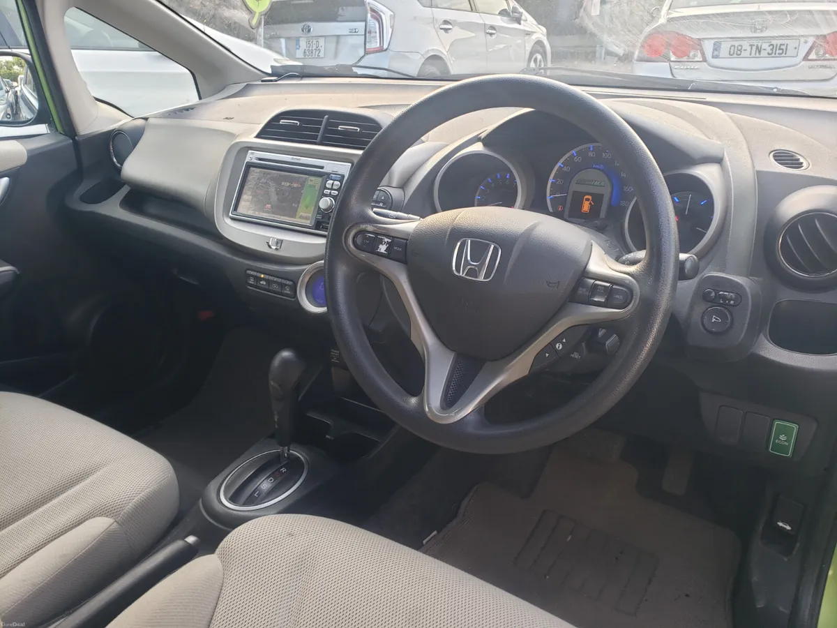 2013 hybrid Honda fit - Image 3