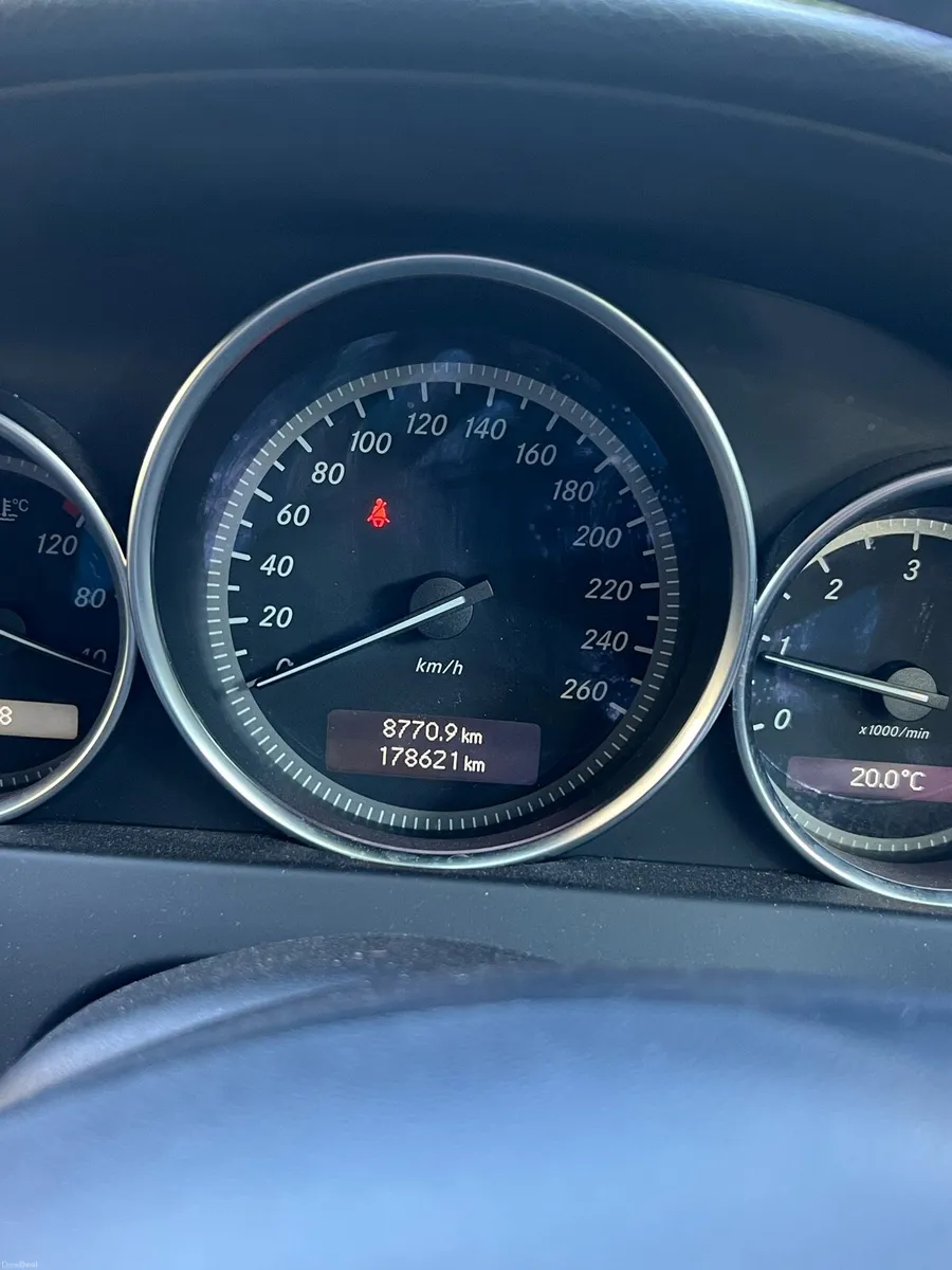 Mercedes c200 - Image 6