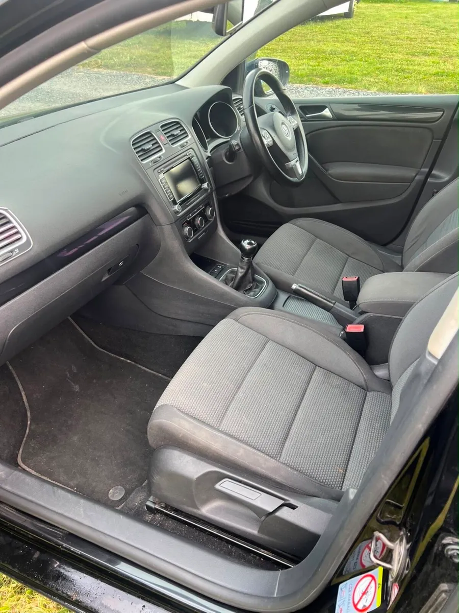 VW GOLF - Image 2