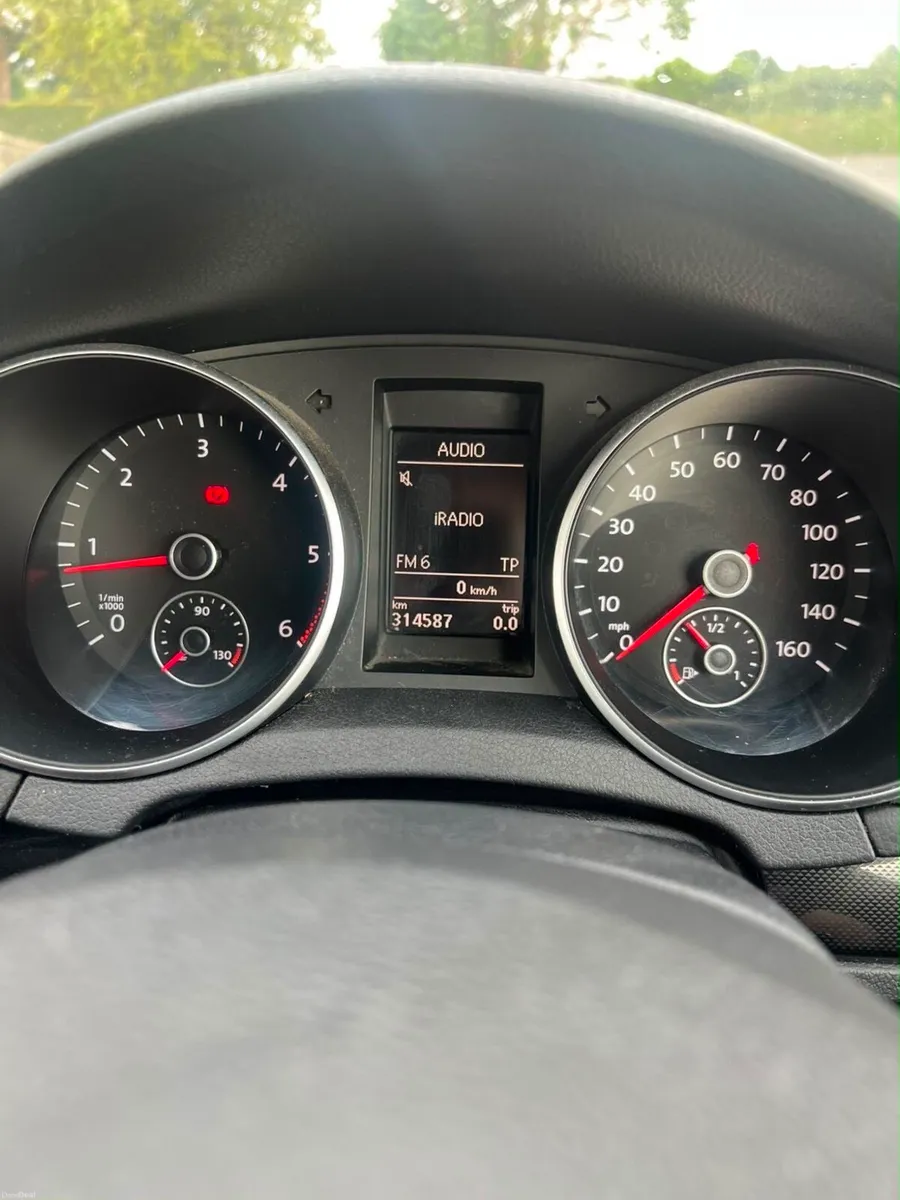 VW GOLF - Image 4