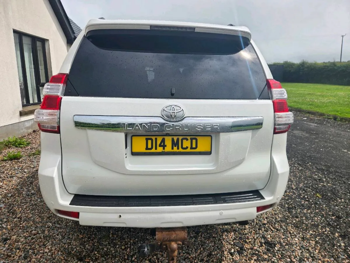 Toyota landcruiser 2016 2.8 icon NI car from new - Image 4