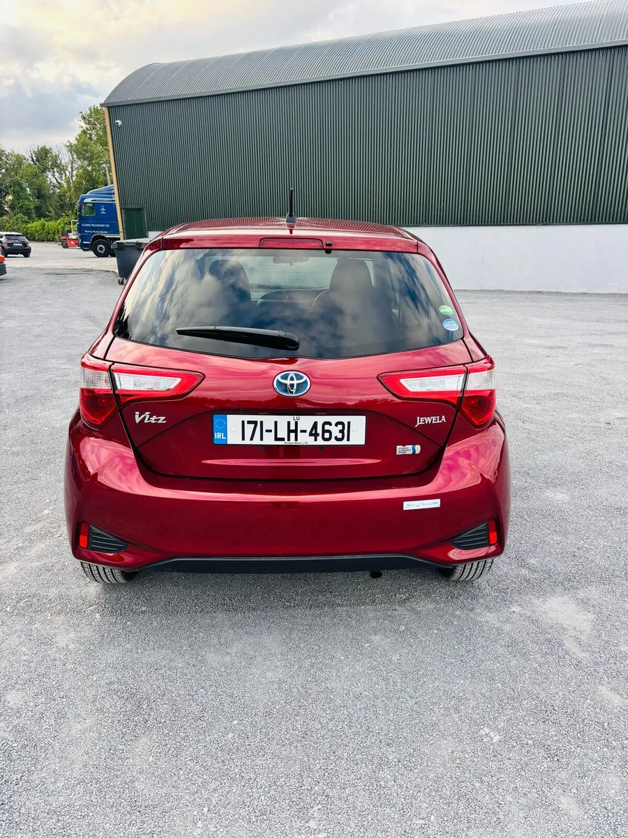 Toyota Vitz 2017 Hybrid - Image 3