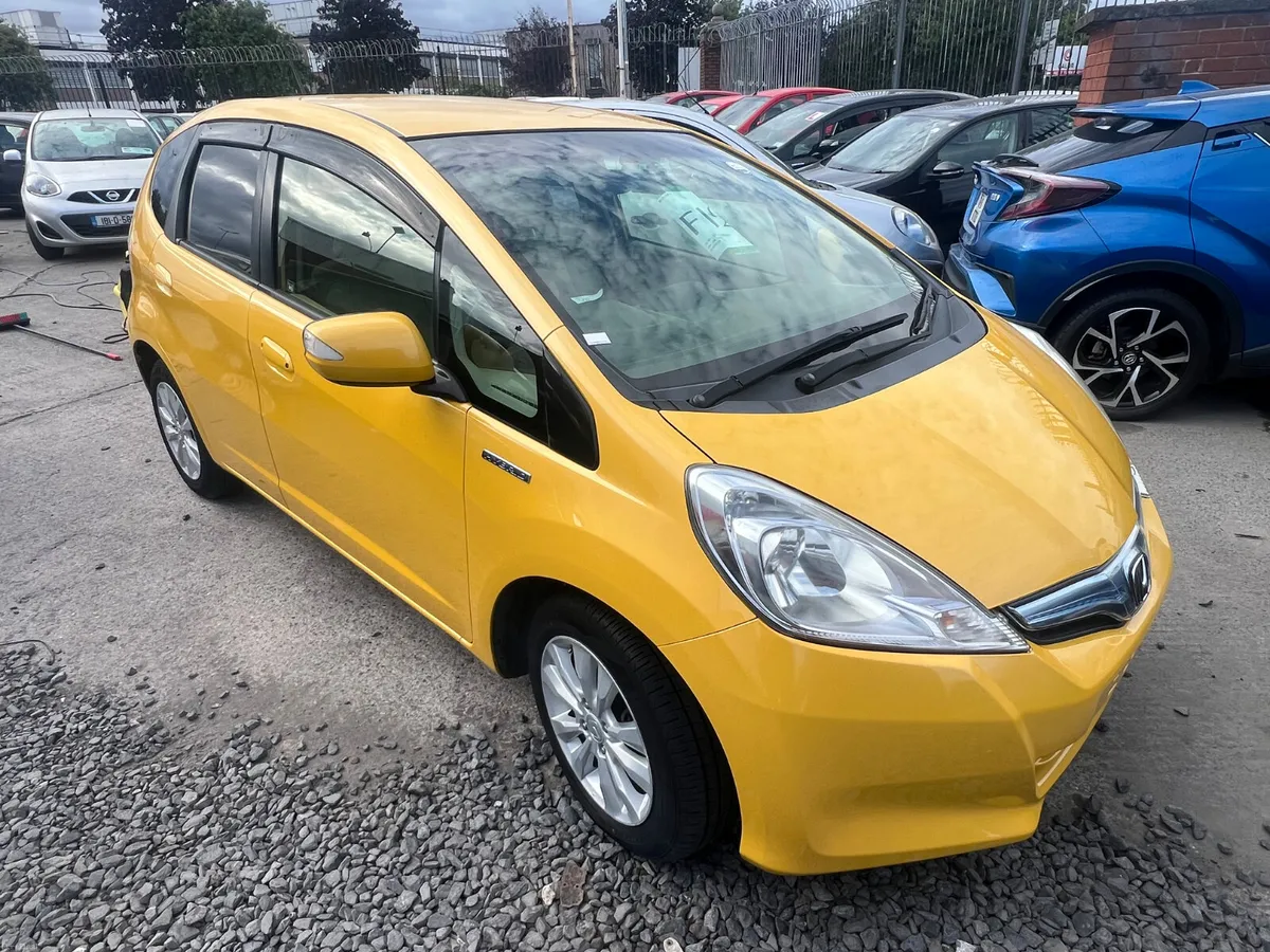 Honda Fit 2013 Automatic/ only 70k km/ warranty. - Image 1