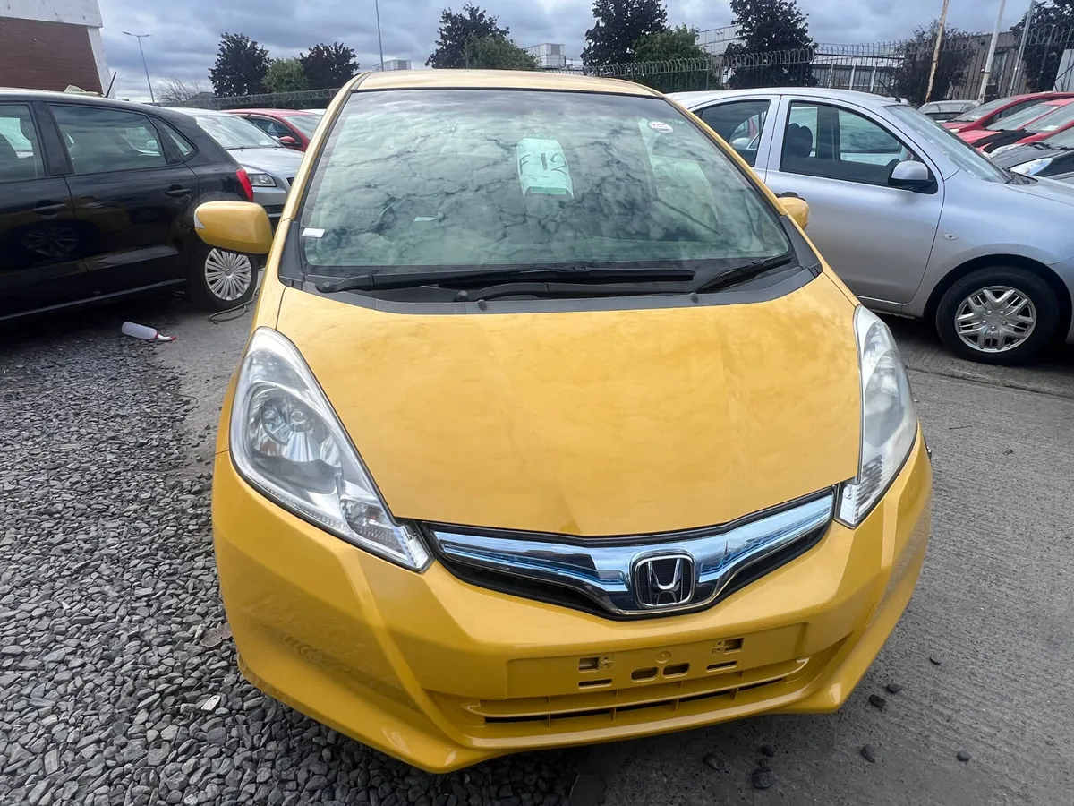 Honda Fit 2013 Automatic/ only 70k km/ warranty. - Image 3