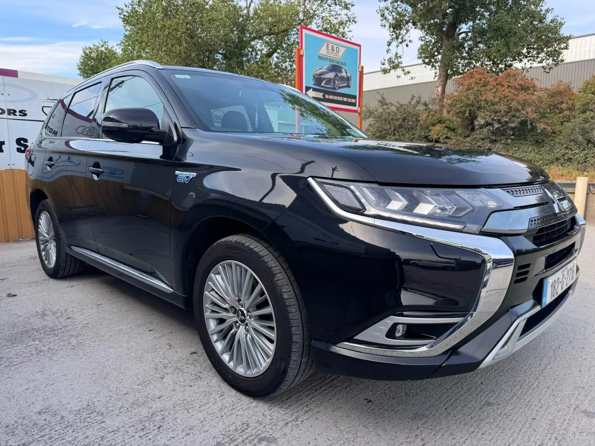 182 Mitsubishi Outlander 2.4L Plug-in EV Intense H - Image 4