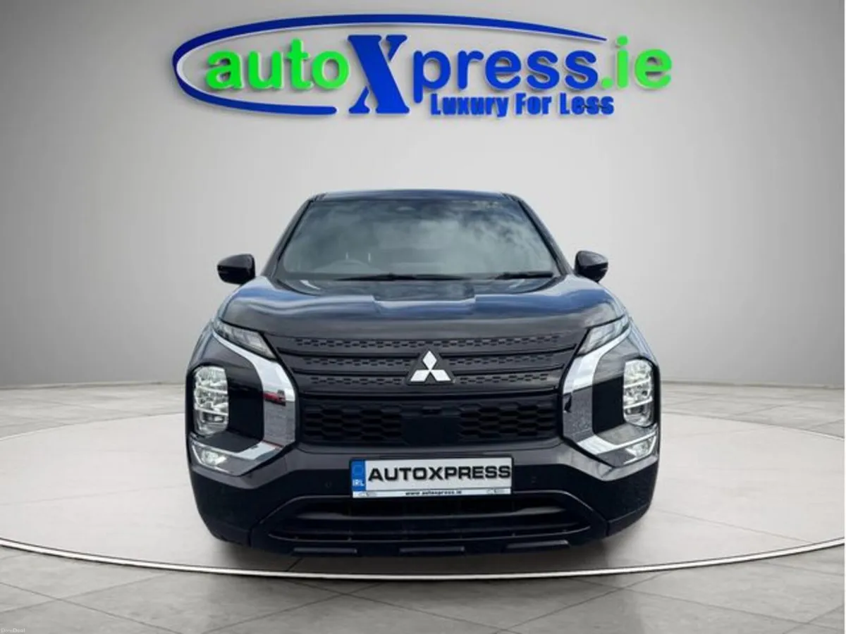 Mitsubishi Outlander PHEV 4WD BLACK EDITION, Low m - Image 2