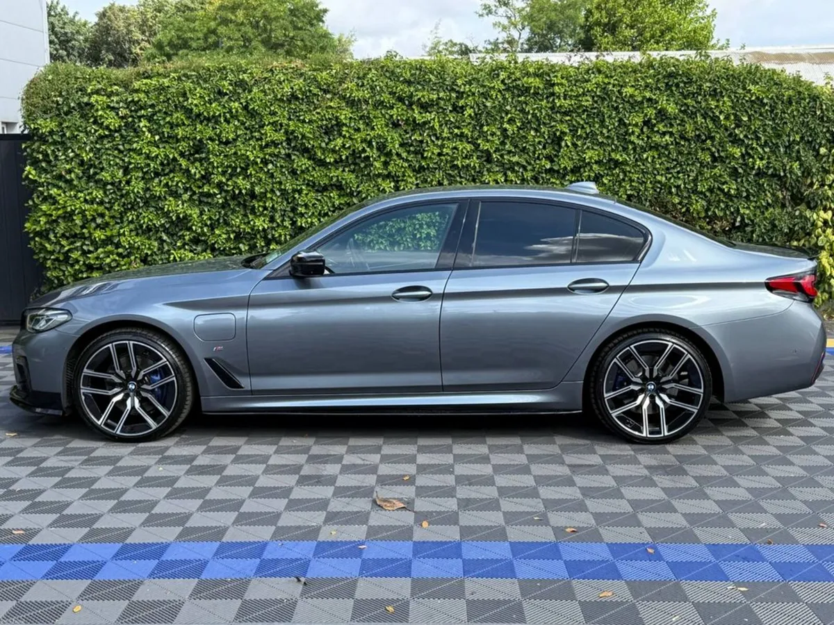 BMW 5-Series 530e LCI M-SPORT COMPETITION 2.0 HYBR - Image 3