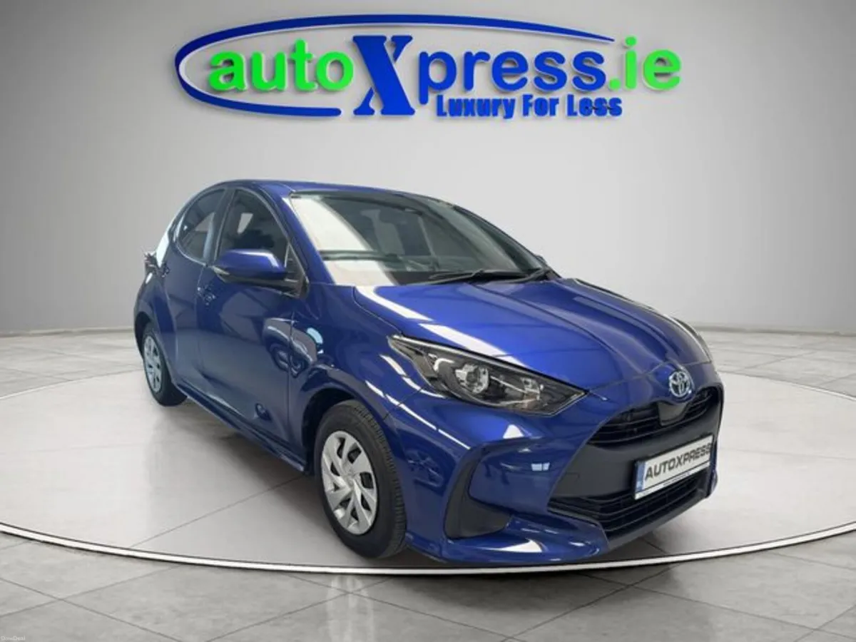 Toyota Yaris 1.5 HYBRID X Automatic, Reversing cam - Image 1
