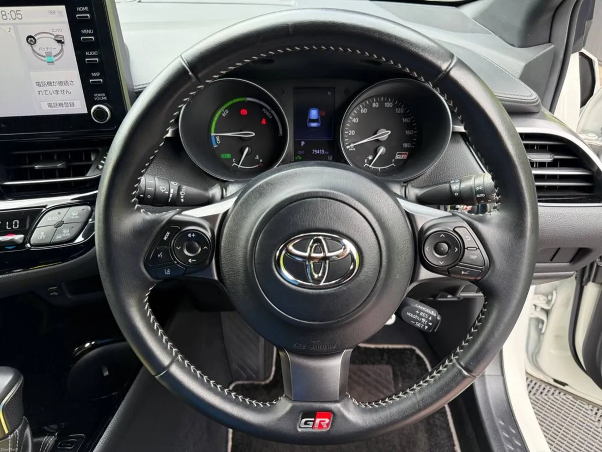 Toyota C-HR GR 1.8 HYBRID AUTO // 360 PARKING CAME - Image 4