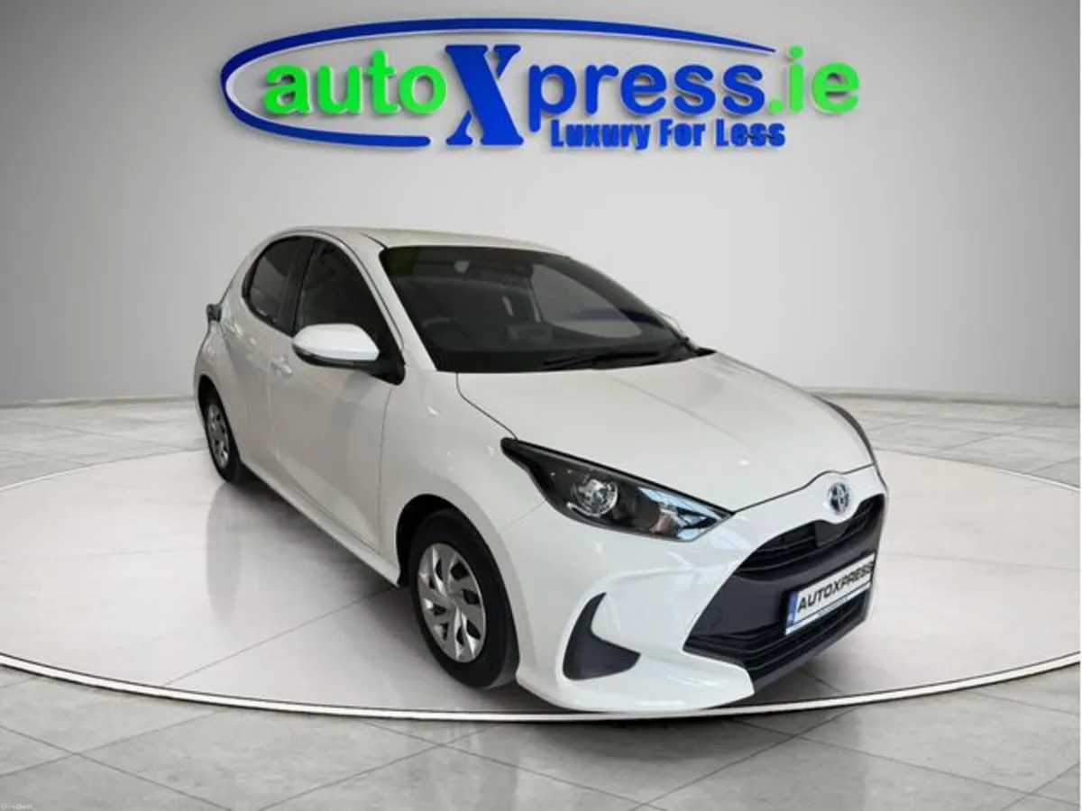 Toyota Yaris 1.5 HYBRID X Automatic, Reversing cam - Image 1