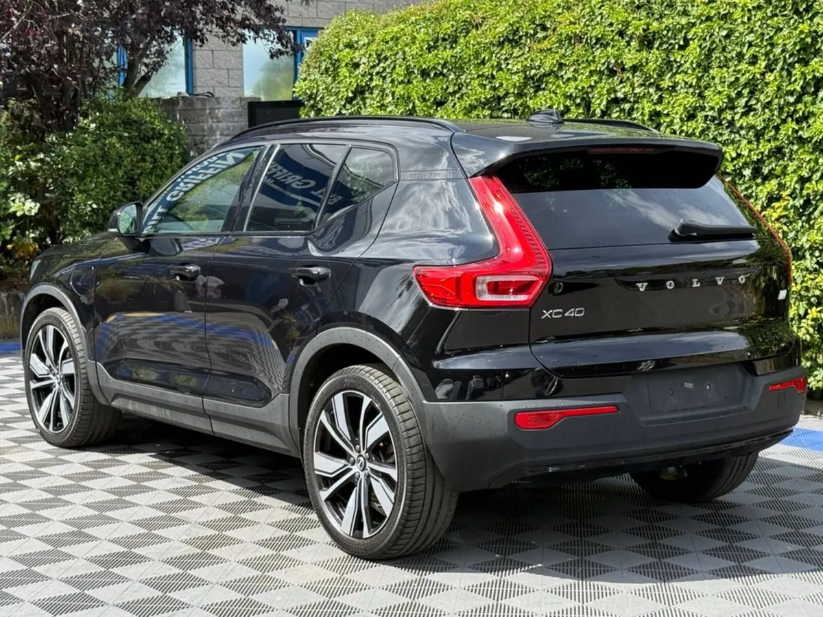 Volvo XC40 T4 R-DESIGN PRO 1.5 RECHARGE HYBRID AUT - Image 5