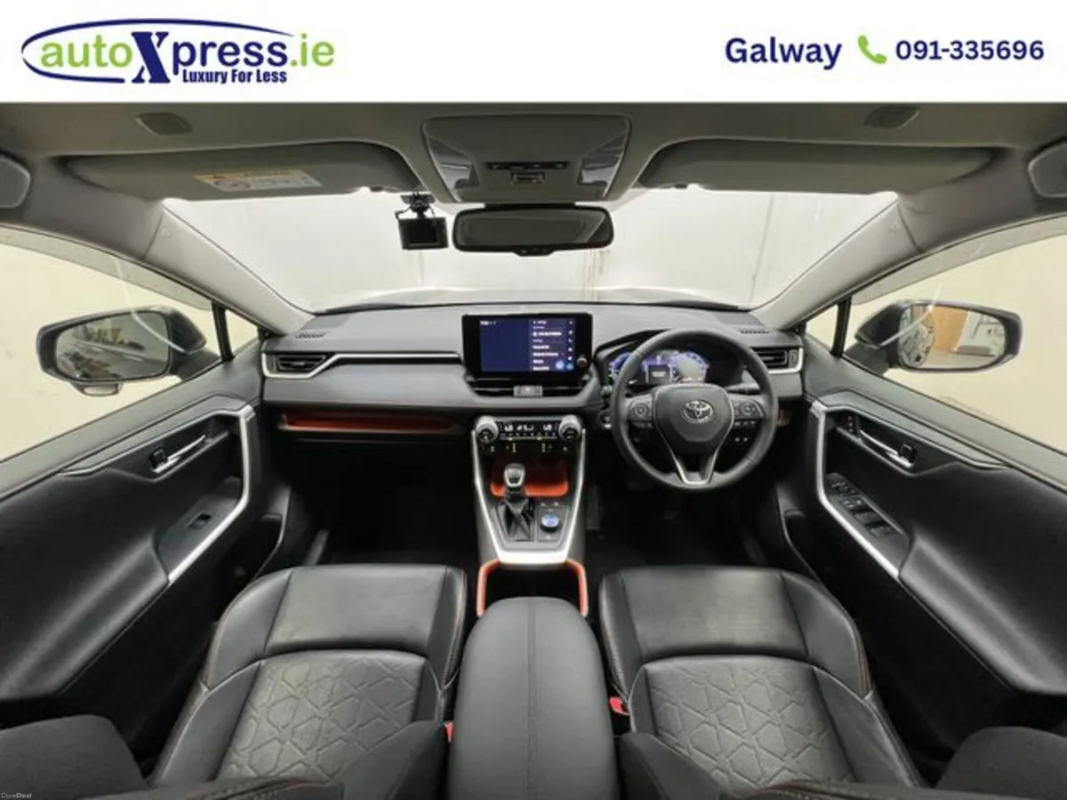 Toyota RAV4 HYBRID ADVENTURE 4WD, Reversing camera - Image 2