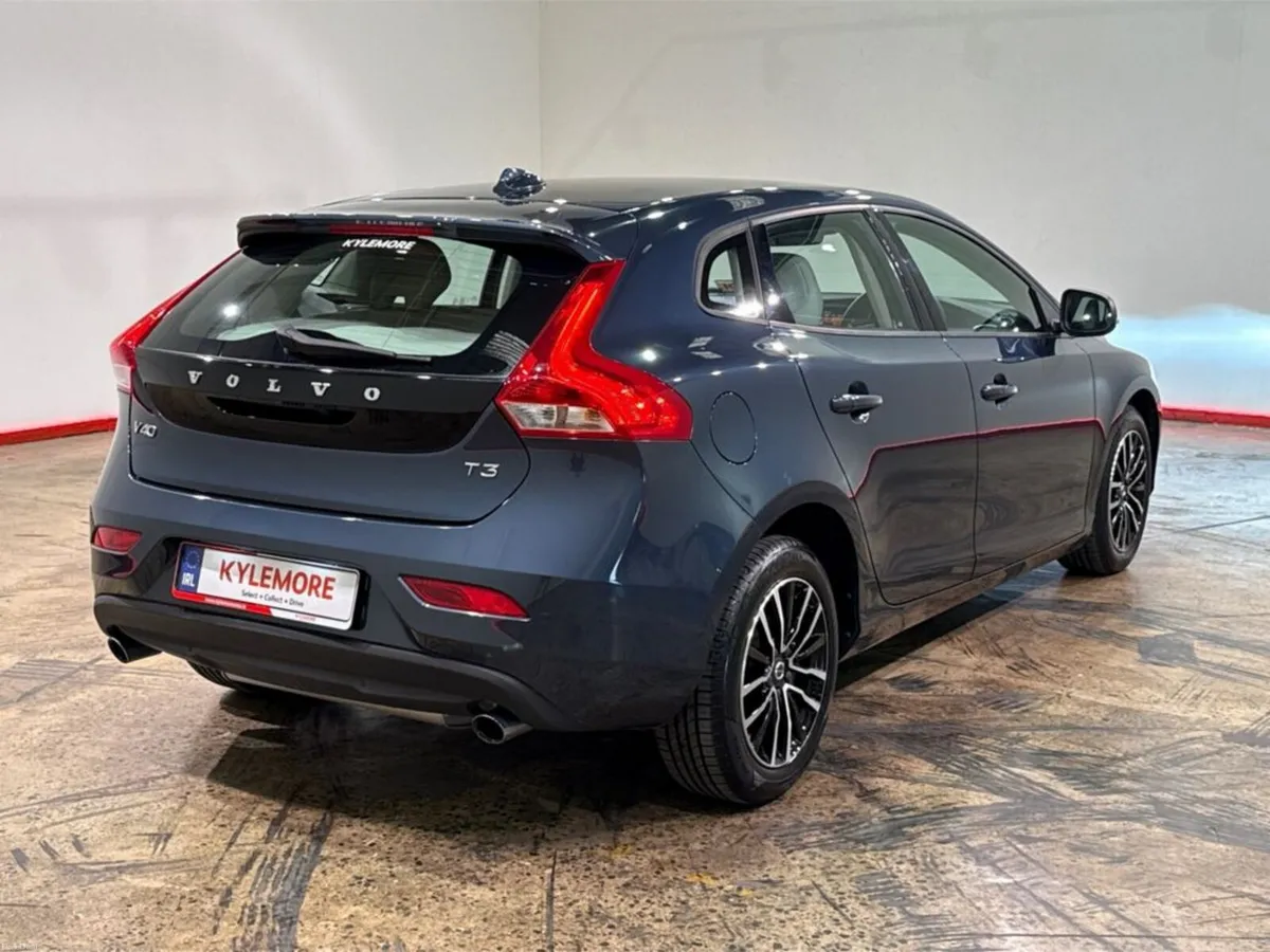 Volvo V40 1.5 AUTOMATIC - LEATHER UPHOLSTERY - FAC - Image 3