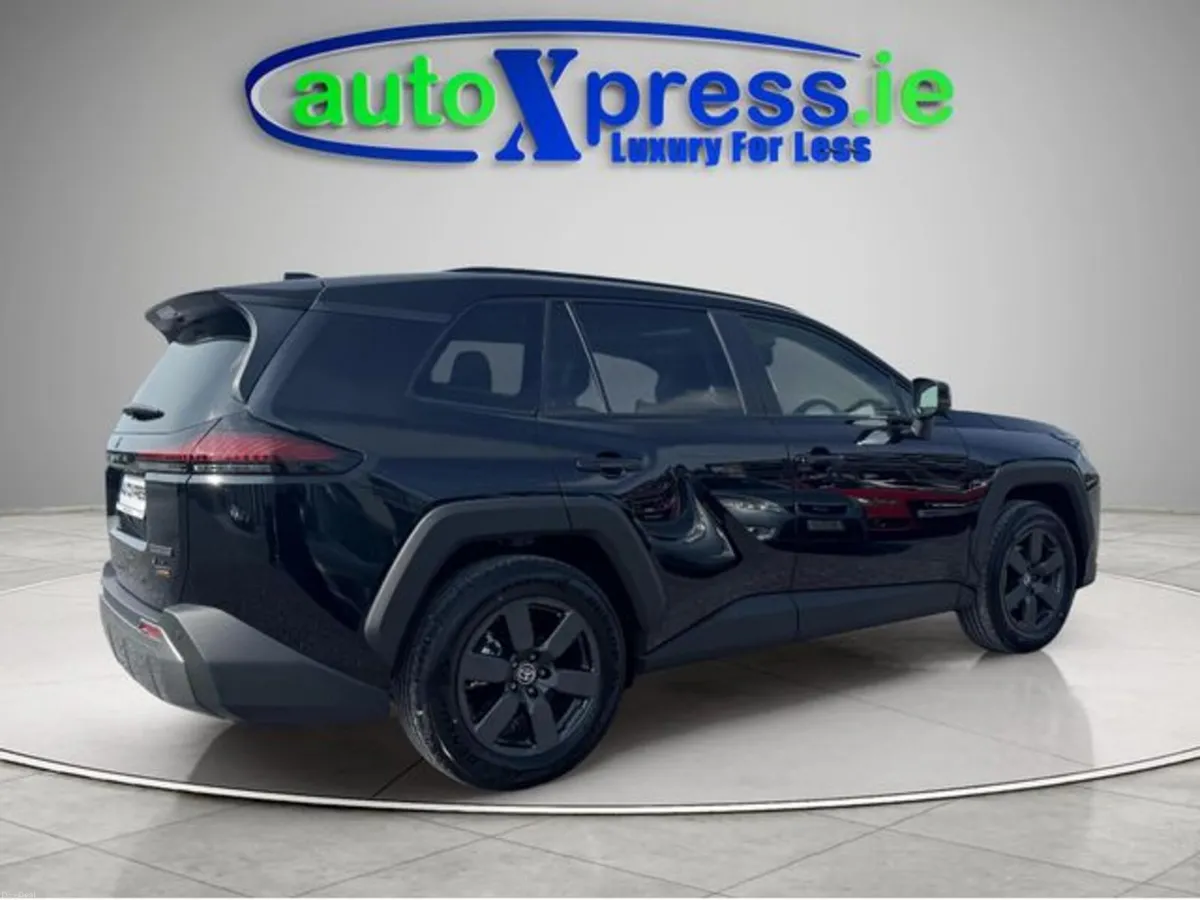 Toyota RAV4 4WD !BRAND NEW! Panoramic sunroof, ADV - Image 6