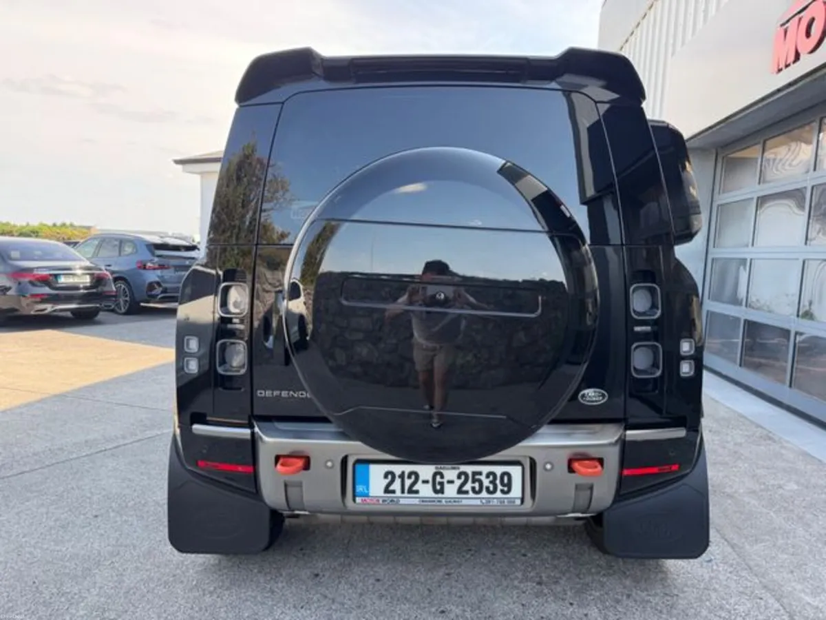 Land Rover Defender 2.0 P400E X AWD 404PS 5DR AUT - Image 3