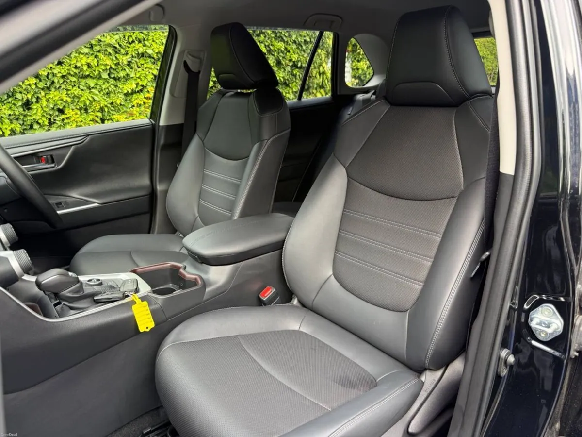 Toyota RAV4 G-SPEC 2.5 HYBRID AUTO // TINY MILEAGE - Image 6