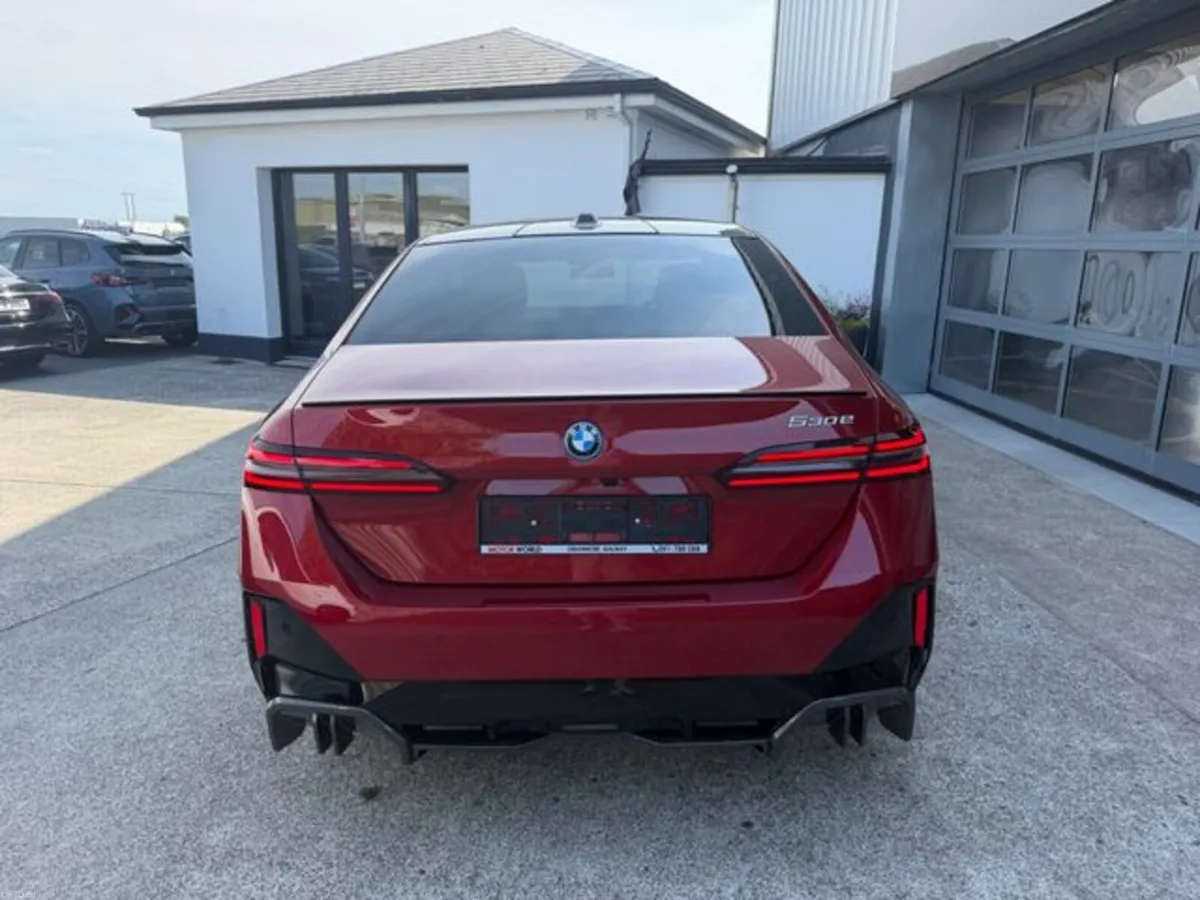 BMW 5-Series 530E M SPORT PRO - Image 3