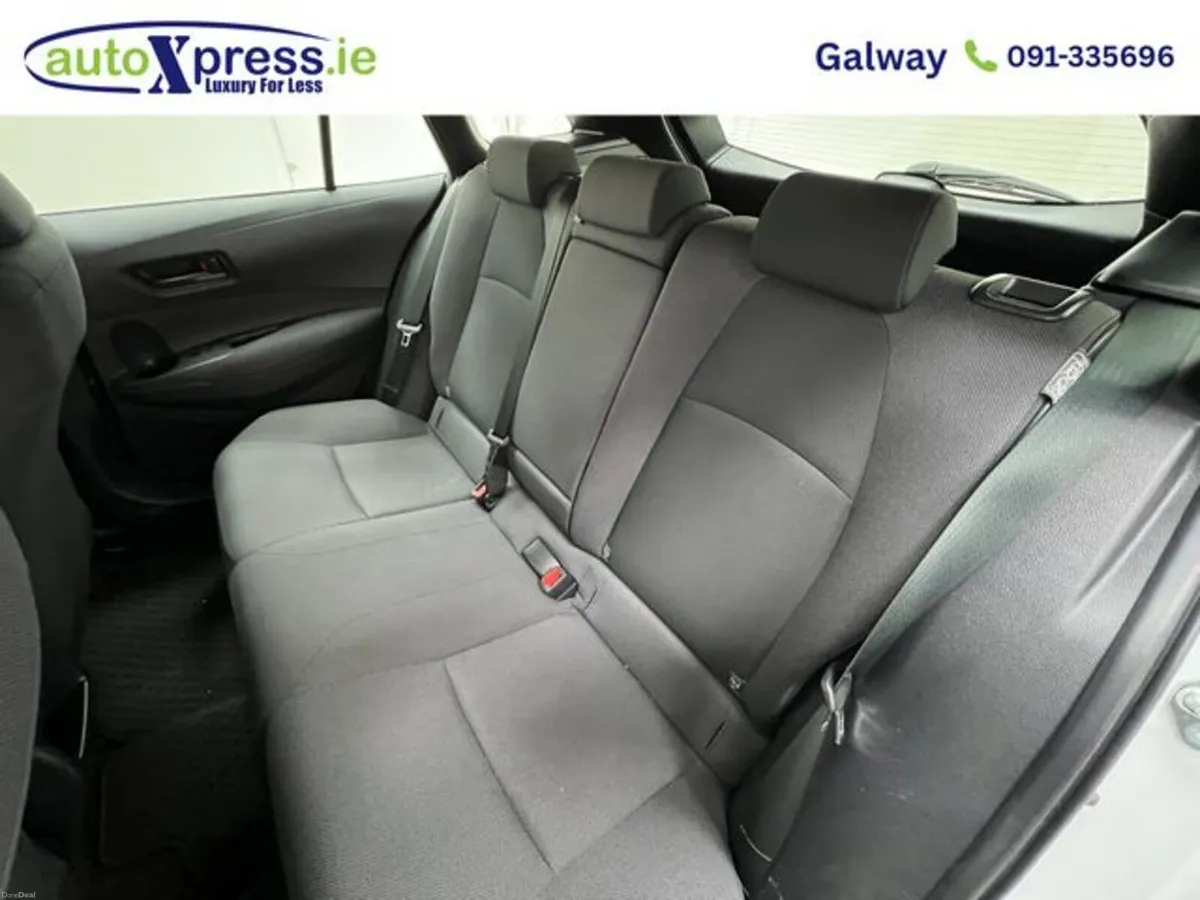 Toyota Corolla 1.8 HYBRID X, Reversing camera, Aut - Image 4