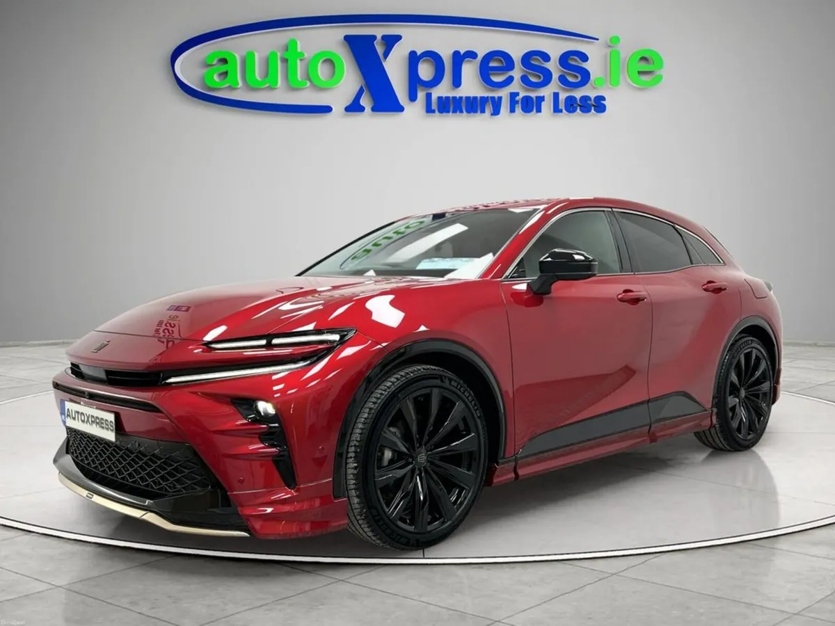 Toyota Crown 4WD SPORT Z, 360 camera, Ultra Low mi - Image 5