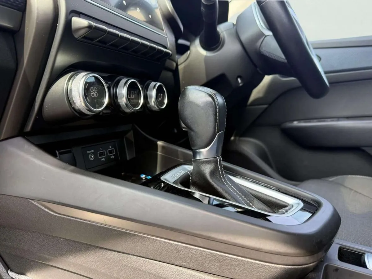 Renault Arkana Iconic E-tech Hybrid 145 Auto - Image 2