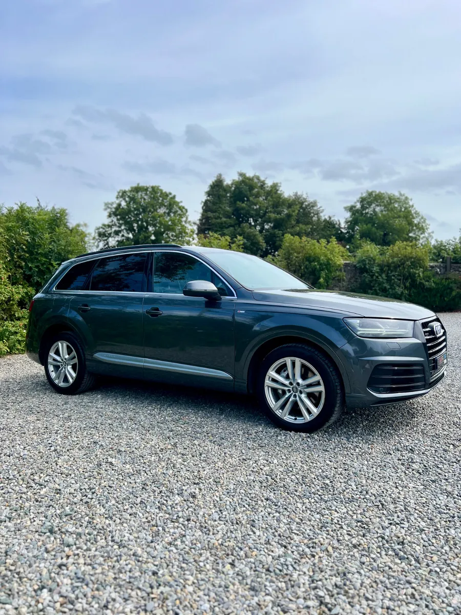 2015 Audi Q7 S Line 3.0 TDI 272HP Quattro 7 Seats - Image 4