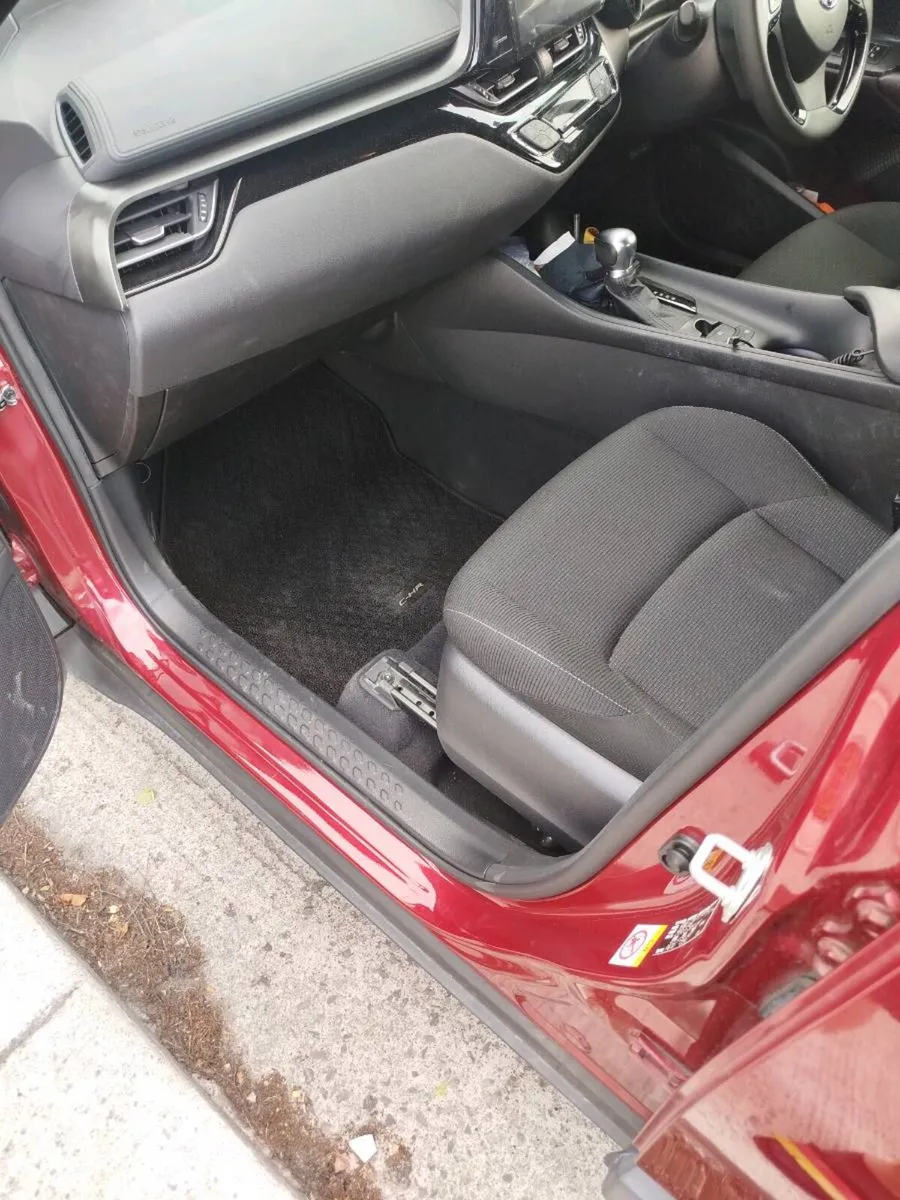 Toyota CHR 1.8 Hybrid 2017 - Image 6
