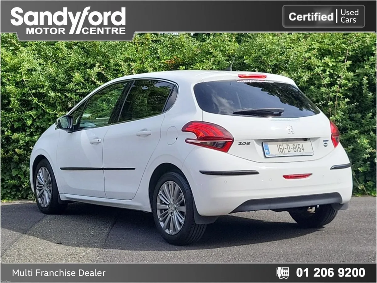 Peugeot 208 1.2 AUTO ALLURE Puretech**Low kms** - Image 4