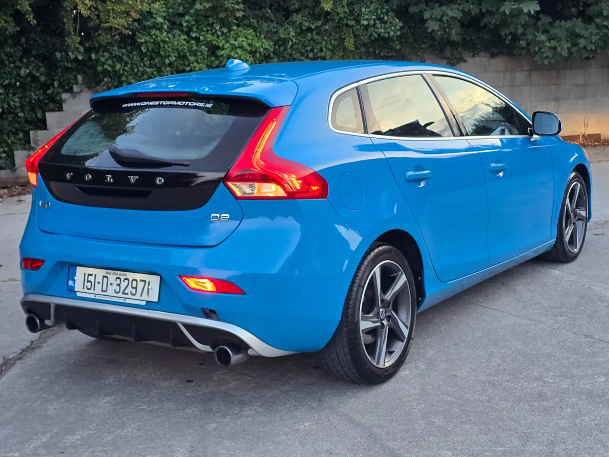 Volvo V40 2015 R design turbo diesel ⛽️ €6990 - Image 2