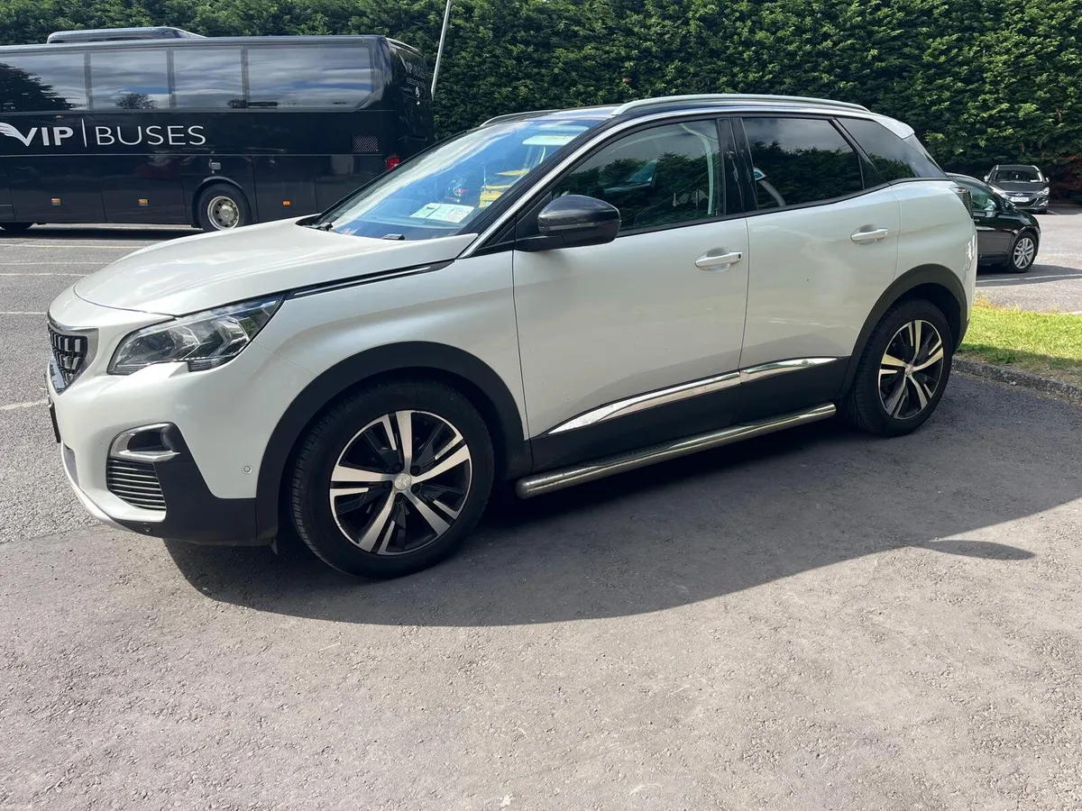 Peugeot 3008 1.6 diesel white - Image 1