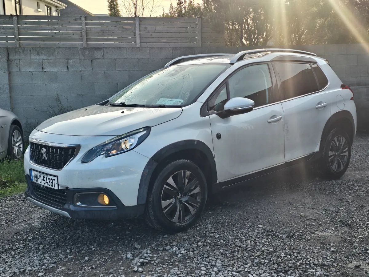 Peugeot 2008 2019 automatic petrol ⛽️ €8990 - Image 3