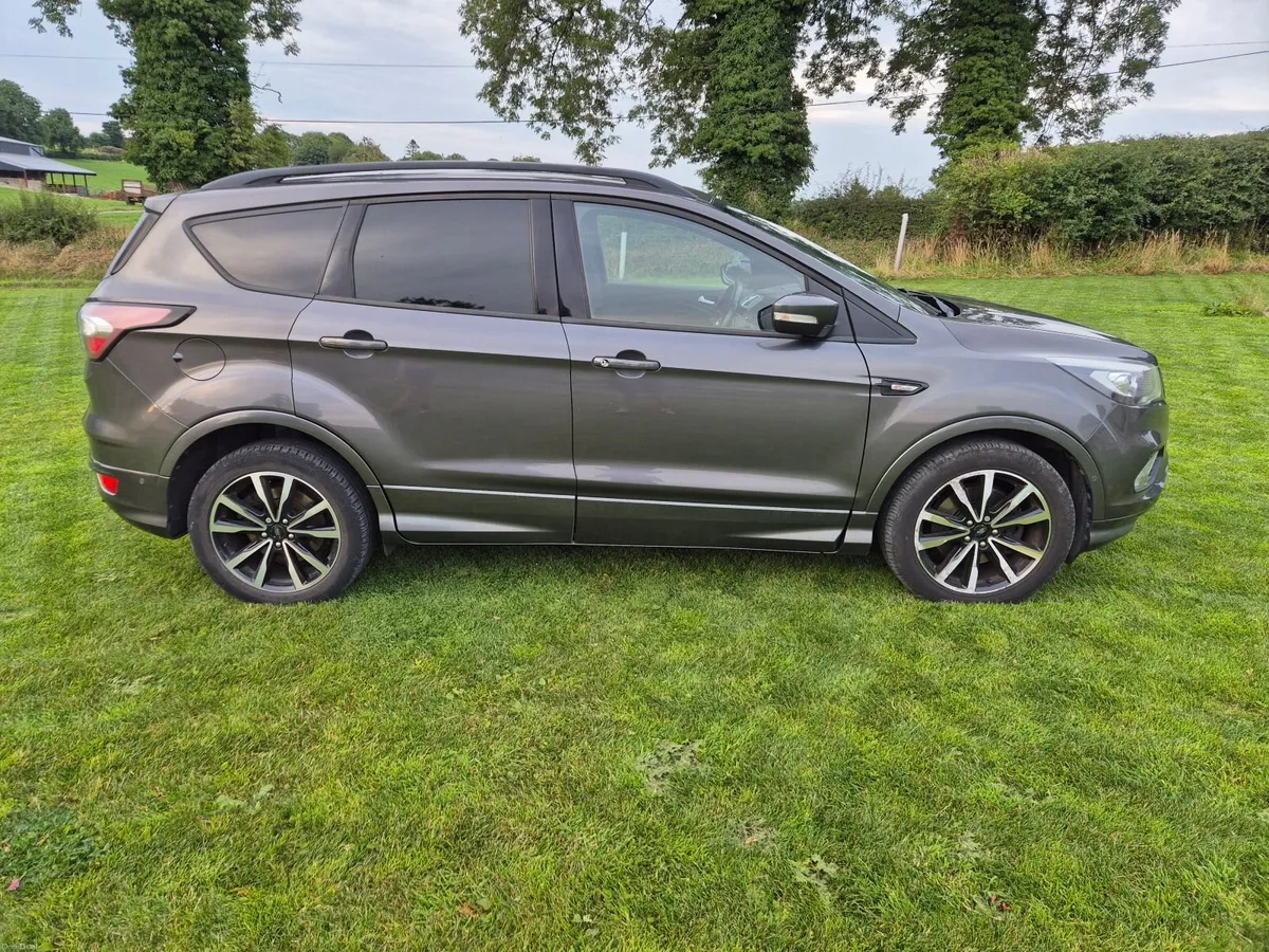 Ford Kuga 2018 ST LINE - Image 2