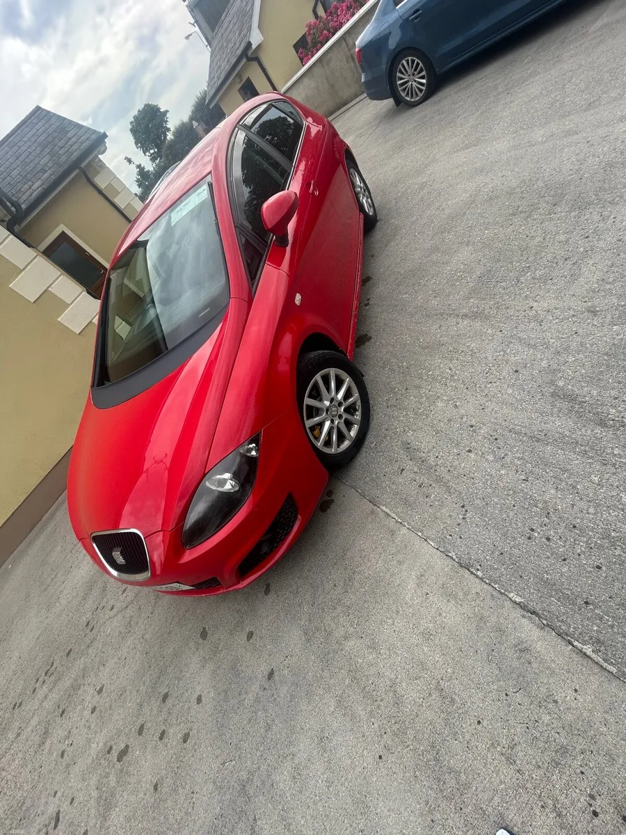 SEAT Leon 2011 - Image 1