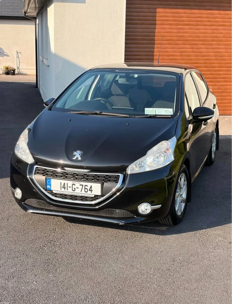 Peugeot 208 - Image 2