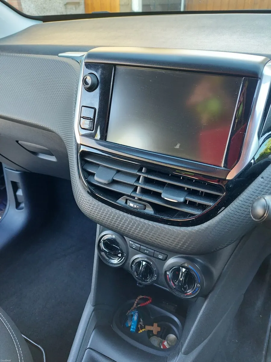 Peugeot 208 2018 - Image 4
