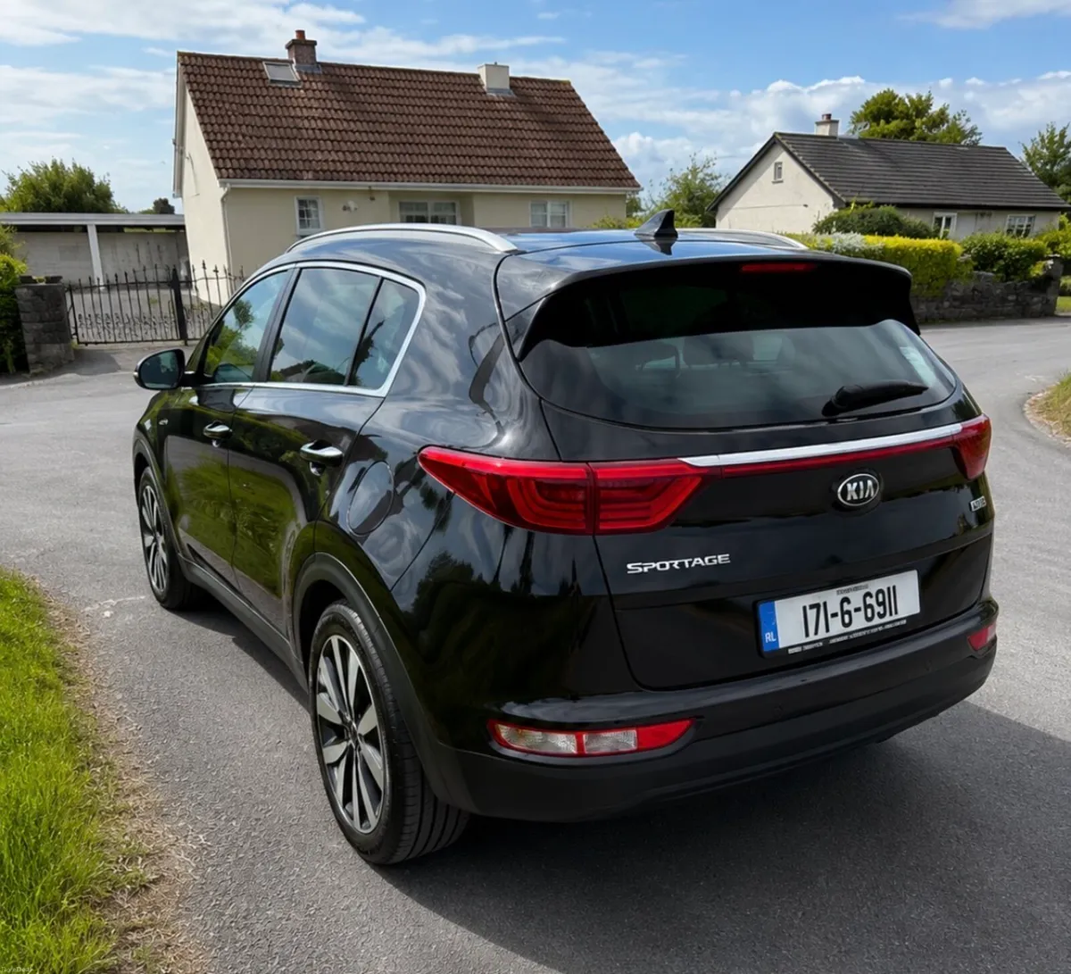 ⚫️ Kia Sportage - 171- Top Spec/ Pan Roof - Image 3