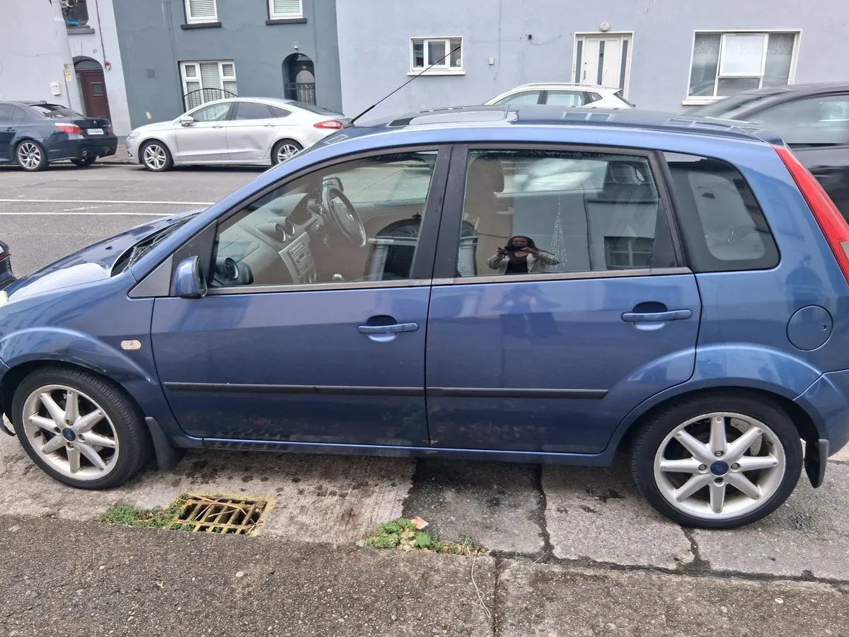 Ford Fiesta 2005 - Image 2