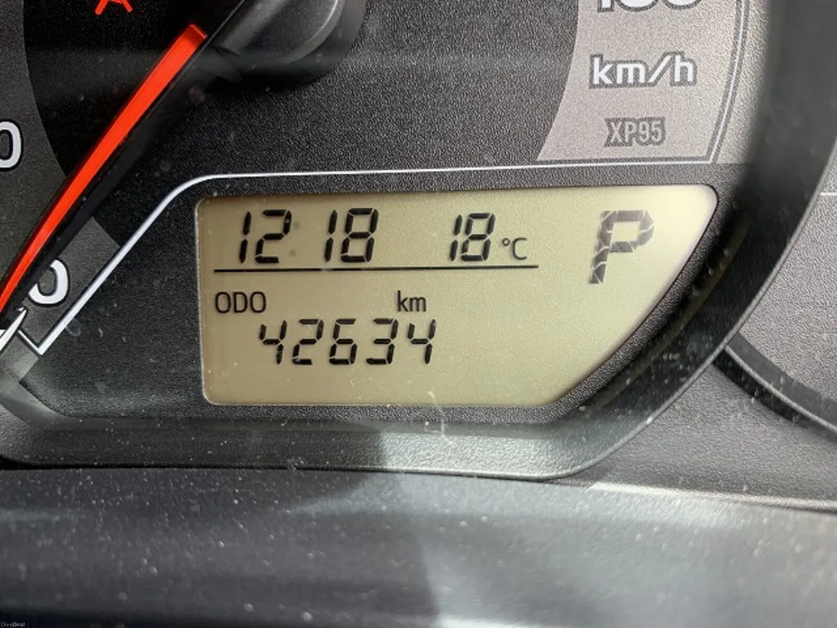 2017 Toyota Vitz 1.0 Petrol Automatic - Image 4