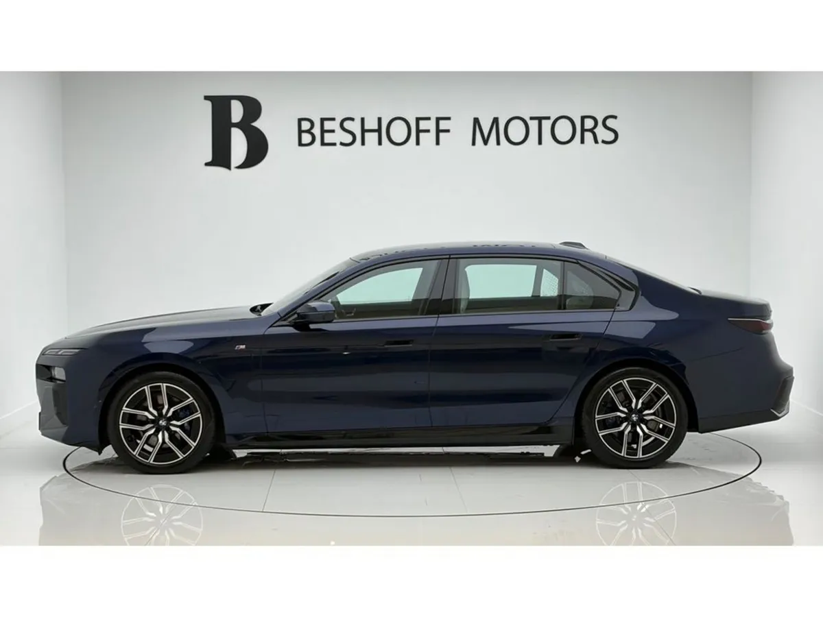 BMW 7-Series 750e M-SPORT X-DRIVE=IVORY INTERIOR// - Image 2