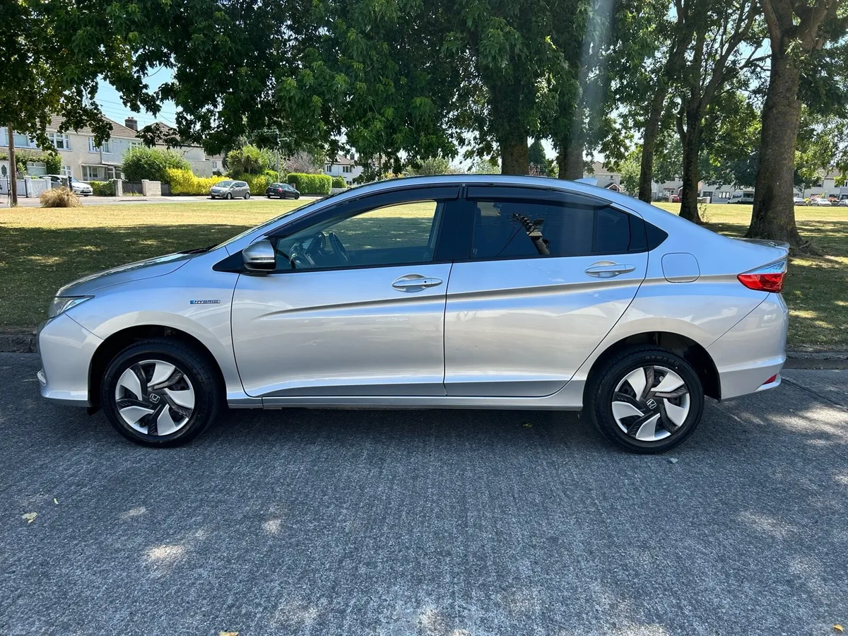 2016 Honda Grace 1.5 Hybrid Automatic // NCT & TAX - Image 5
