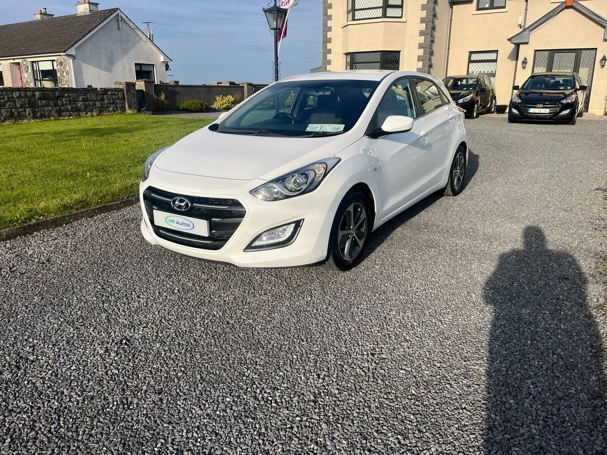 2015 Hyundai i30 1.4 petrol - Image 2