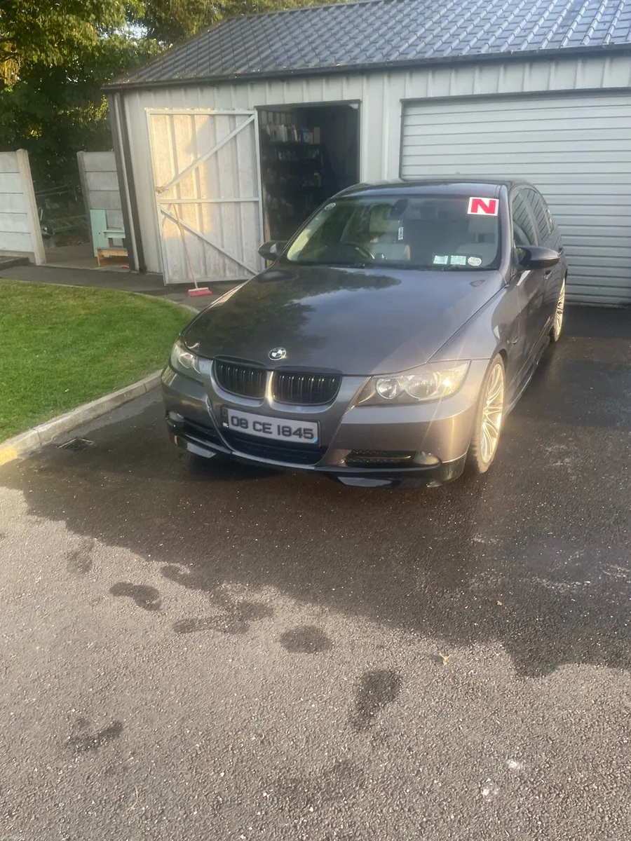 BMW E90 316I - Image 1