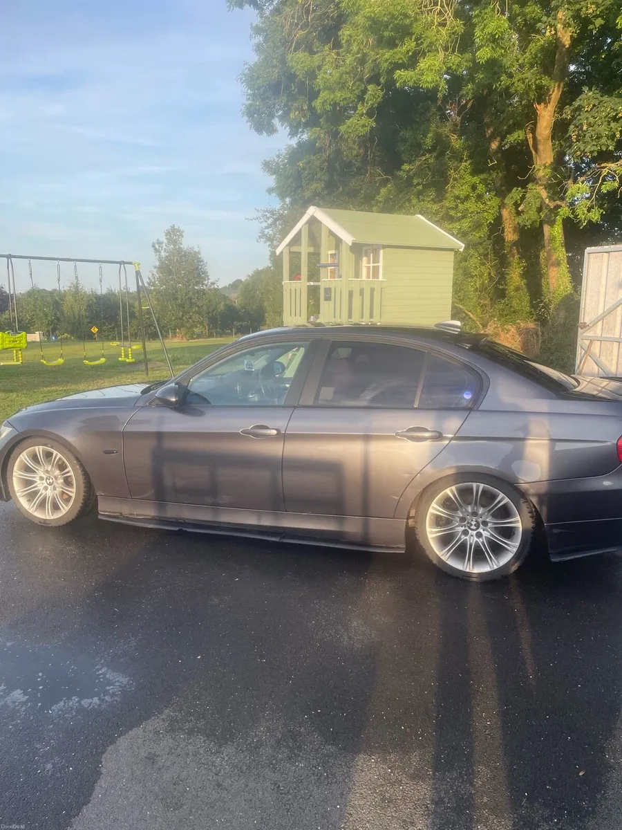 BMW E90 316I - Image 5