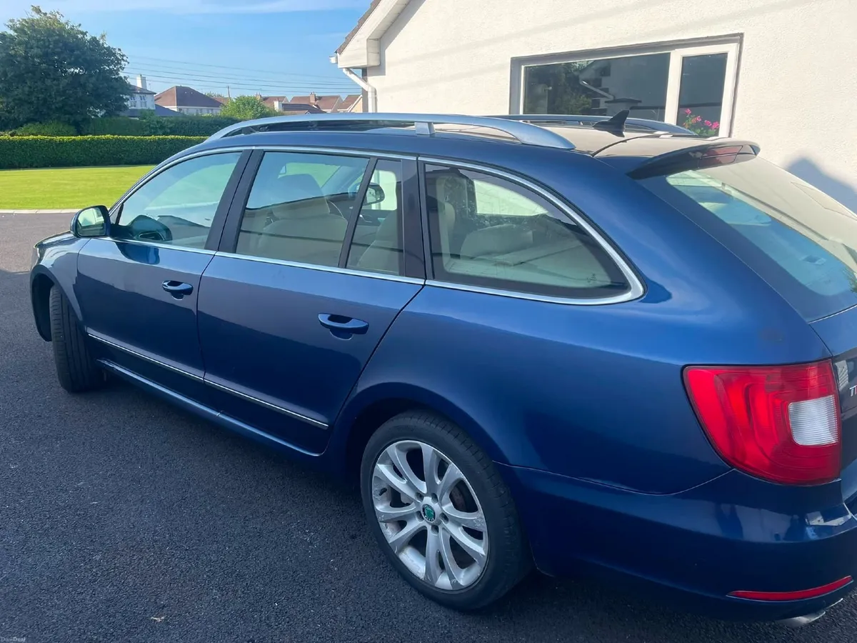 Skoda Superb 2013 - Image 4