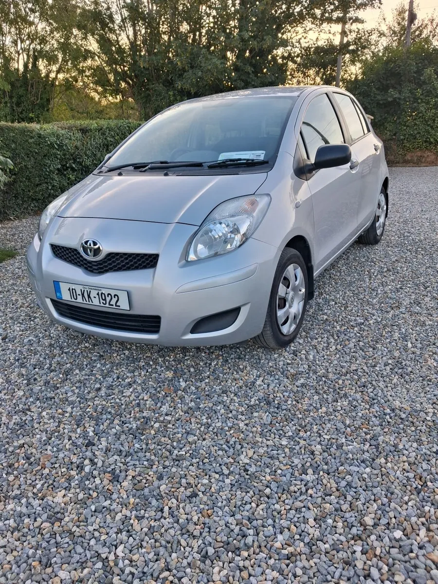 VERY CLEAN  2010 TOYOTA YARIS - Image 1