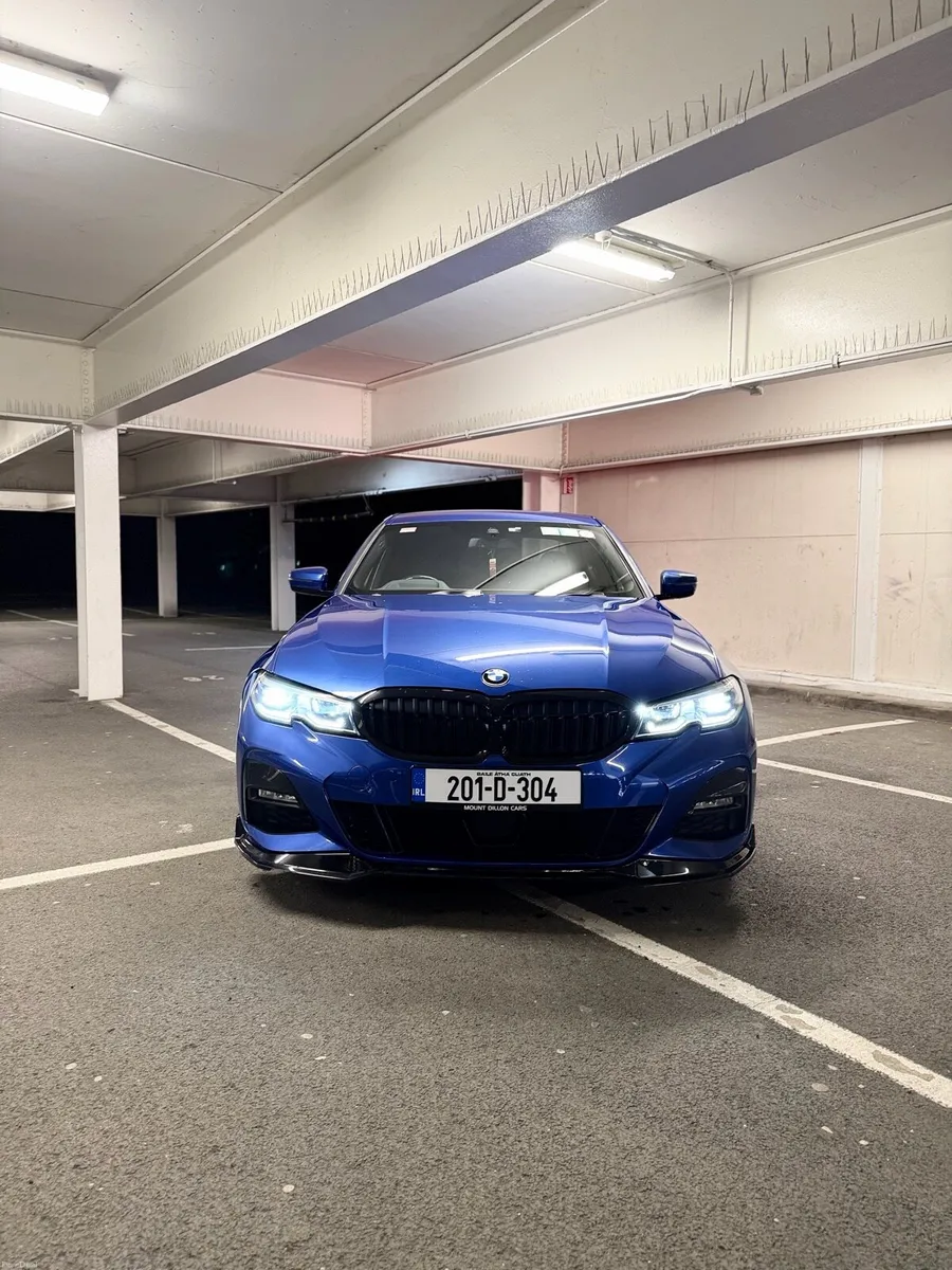 BMW 330i - Image 2