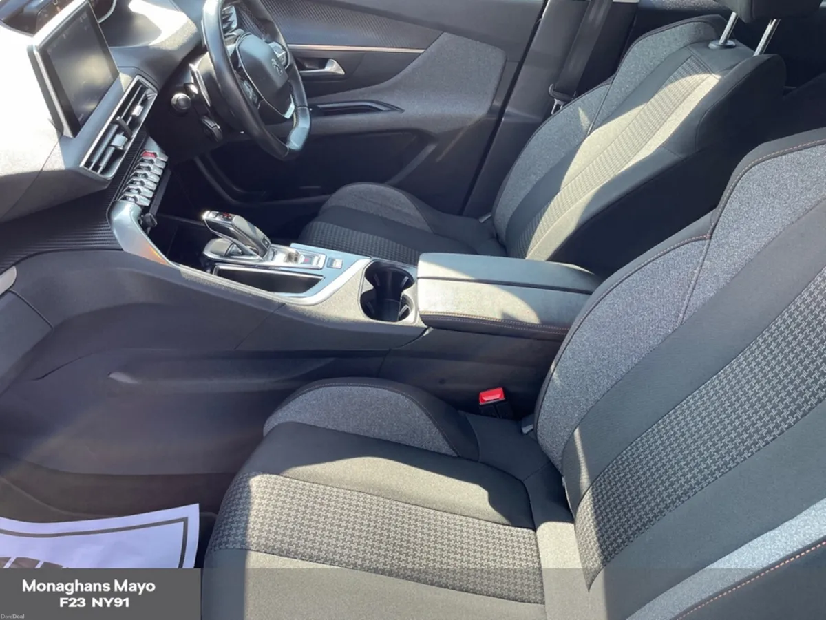 Peugeot 3008 ACTIVE AUTO 1.5 BLUE HDI 130HP - Image 4