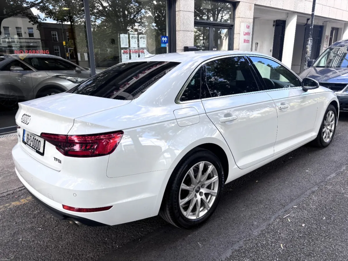 Audi A4 2.0 Tfsi Auto Luxury 190 Saloon - Image 2