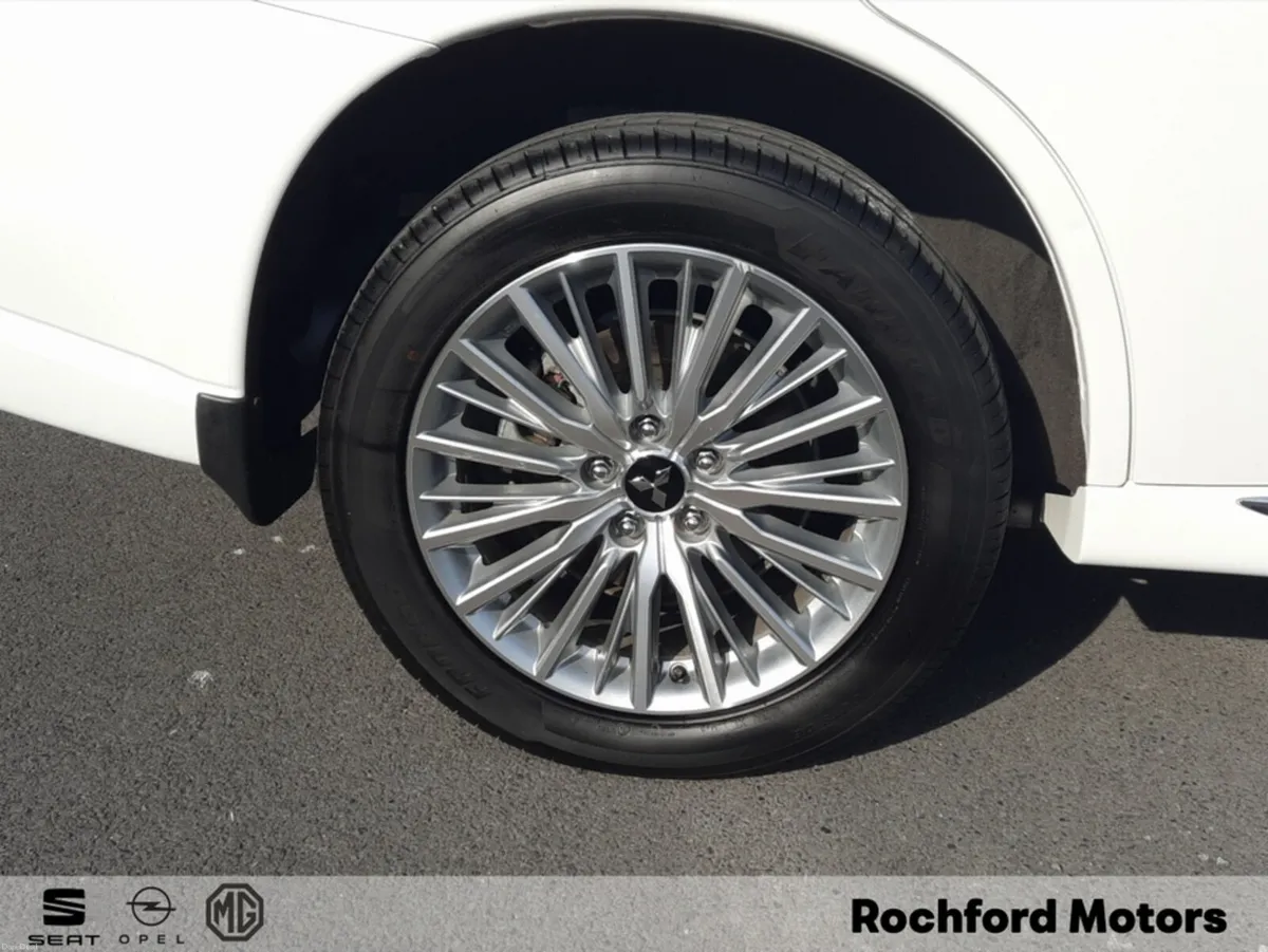 Mitsubishi Outlander OUTL PHEV INSTYLE 4DR A AUTO - Image 6
